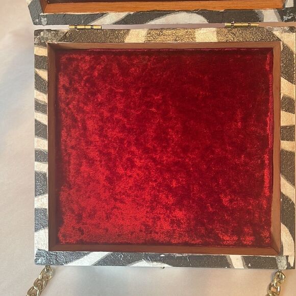 Unique zebra print decoupage Cohiba cigar box gold chain strap purse - Picture 7 of 16